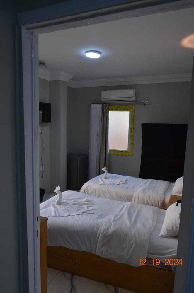 Pyramids Terrace Hostel Room