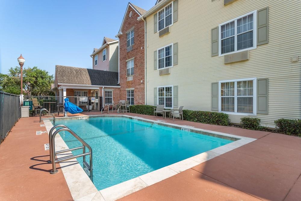 ماينستاي سويتس هيوستن، ناسا/بحيرة كلير ليك حمام سباحة مكشوف