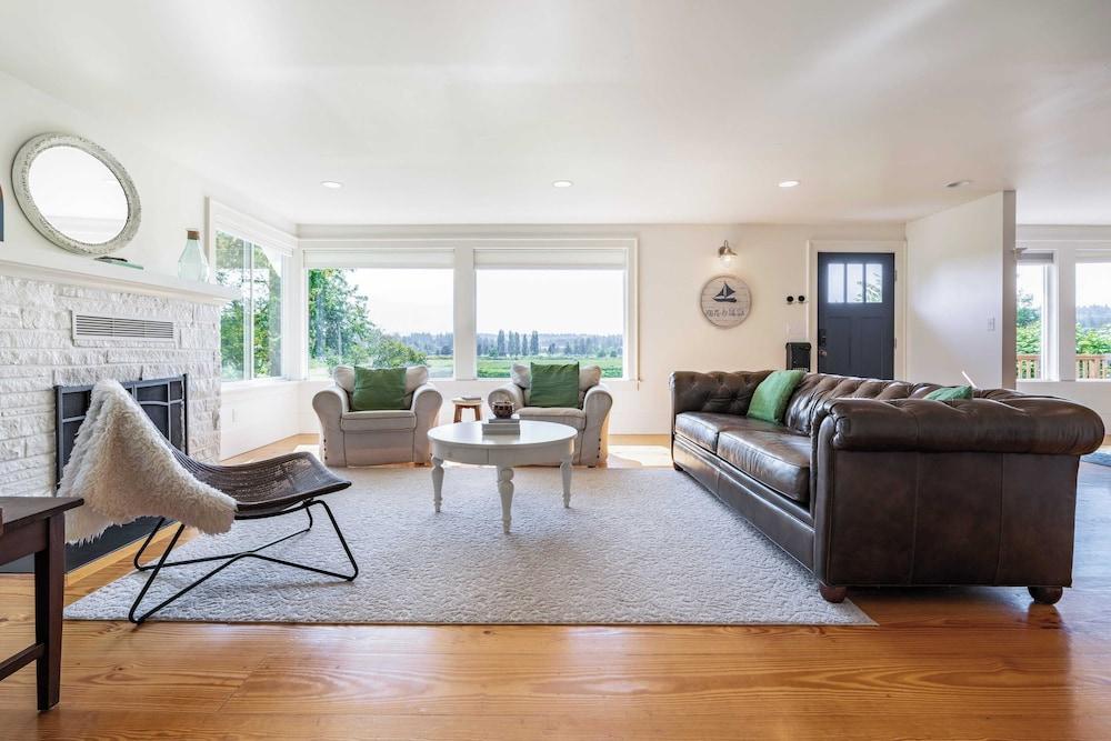 باي فيو توجيثر فارم باي أفانتستاي آ+ لوكيشن داخلي