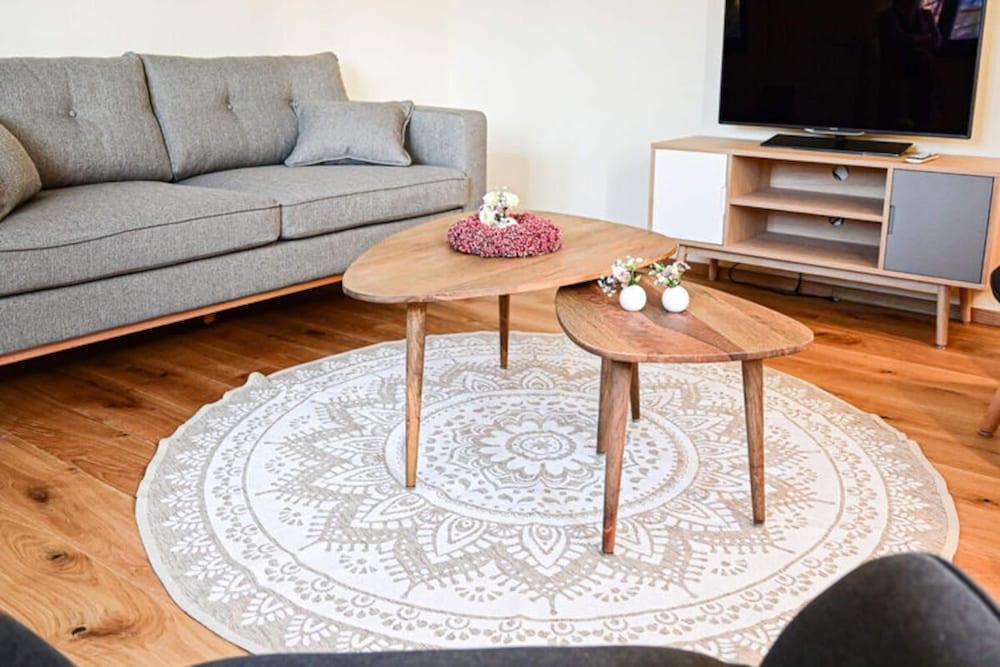 هوليداي هوم تايم أوت إن ذا مونومنت