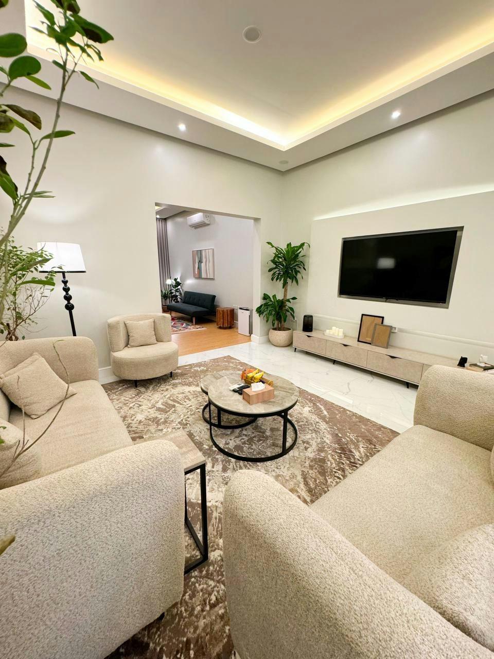 Elegant Apartment with Self Check-in | 4741 Featured Image