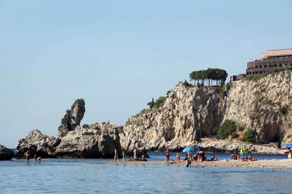 ميندوليا بيتش هوتل الشاطئ