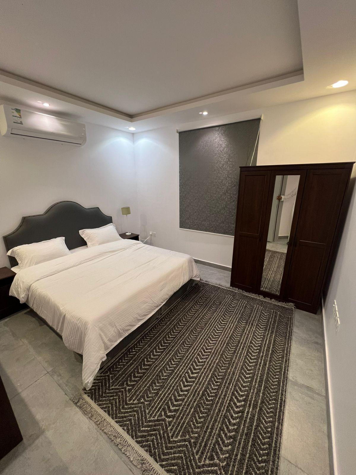 Elegant Apartment with Comfortable and Simple Furniture | 5568 Bedroom