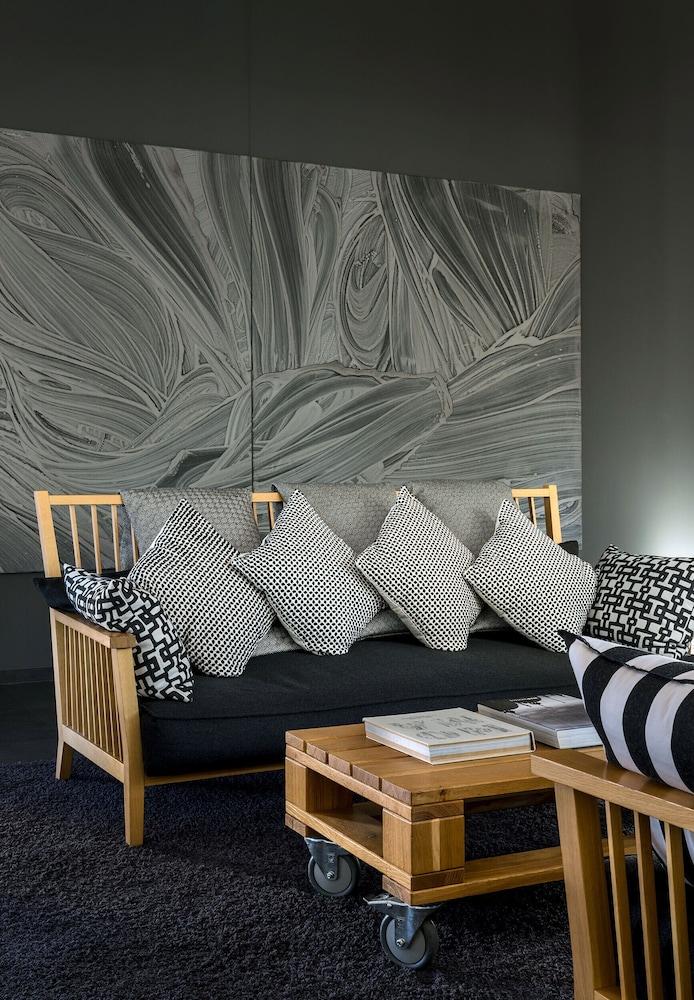 Bader Hotel Lobby Lounge