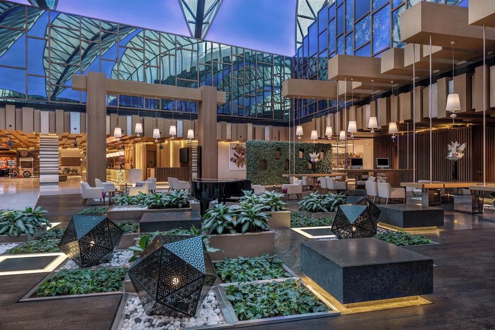 حياة ريجينسي دبي كريك هايتس  ريزيدنسيس منطقة الجلوس في الردهة