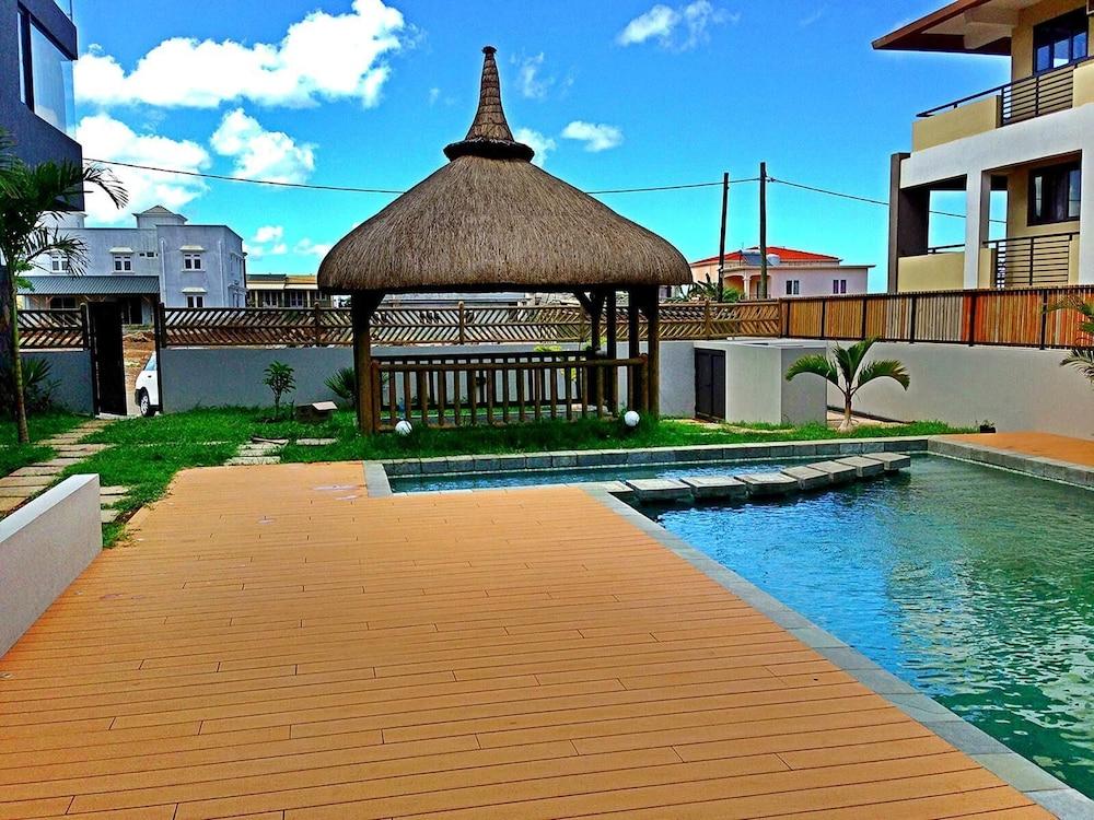 سوجاريف 3 بد أبارتمنت إن فليك أون فلاك الصورة الأساسية