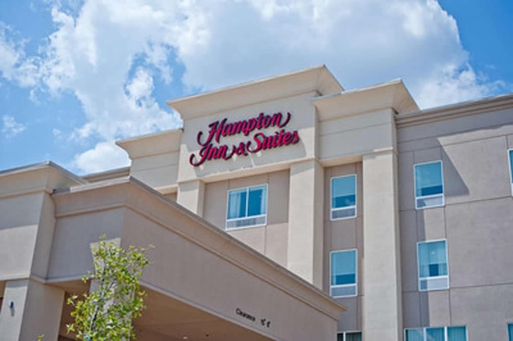 Hampton Inn & Suites Denison Exterior
