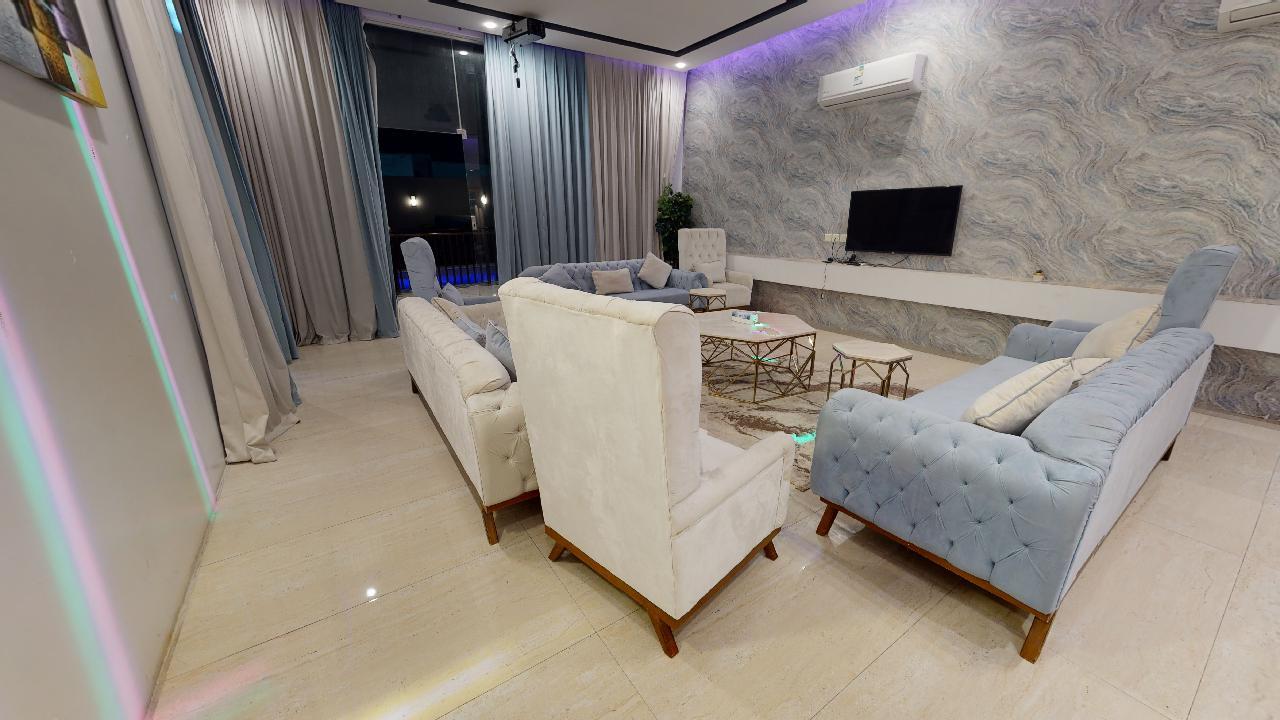 Comfy Chalet with Pool | 996 Living Room