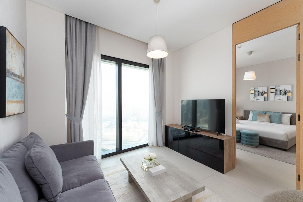 Trendy Address JBR 1BR w Beach Access Room