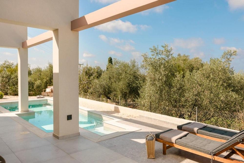 Karma - Unalome Villas Room