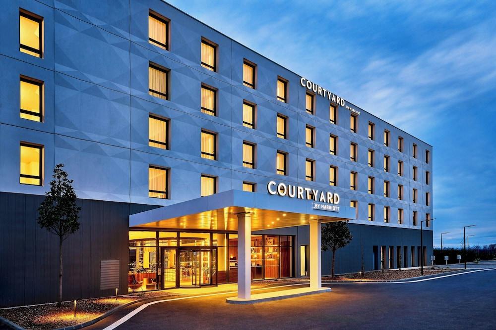 Courtyard By Marriott Lyon Eurexpo Stadium Exterior