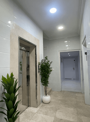 Elegant Apartment with Comfortable and Simple Furniture | 5820 Interior
