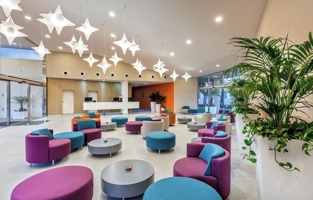 Barceló Corralejo Sands Reception