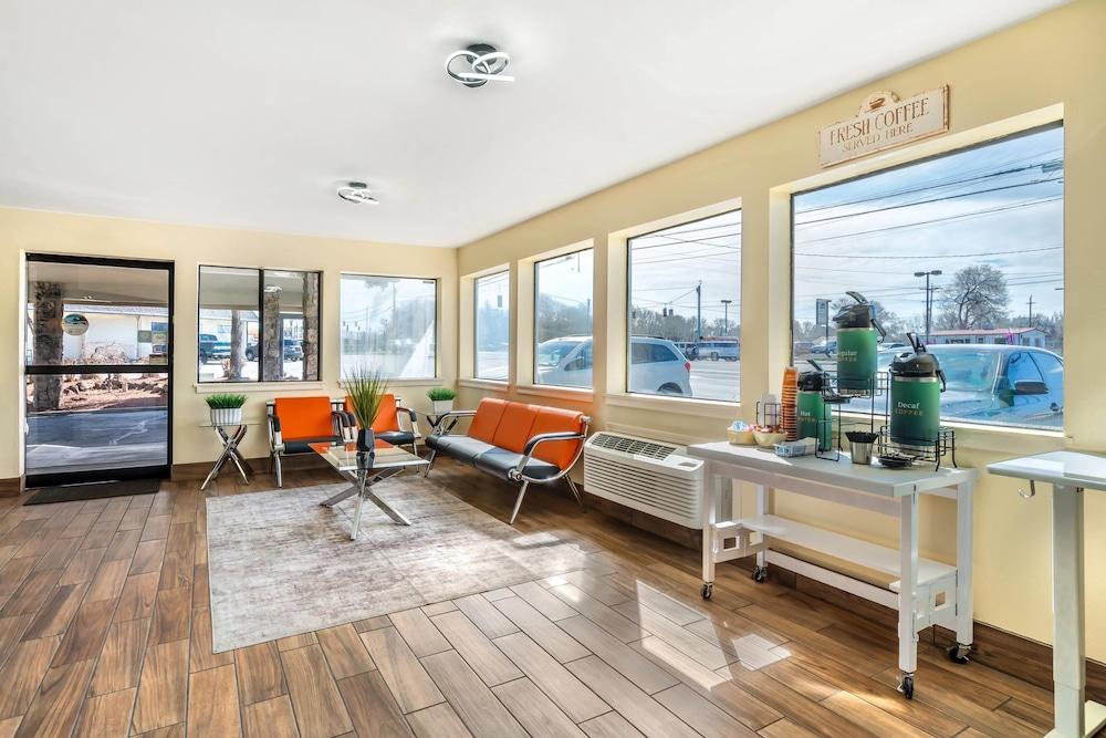 كواليتي إن كلاماث فولز - كروتر ليك جايتواي الردهة