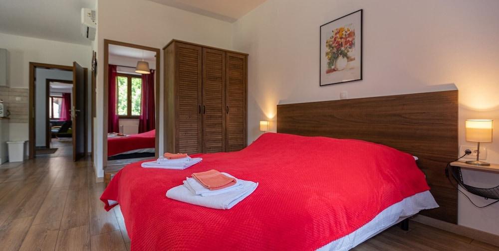 بي آند بي رين سيرينيتي بليتفيس ليكس غرفة