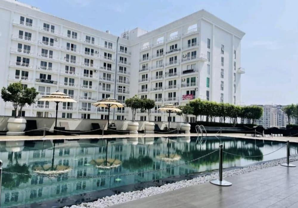 Evanthe Hotel Exterior