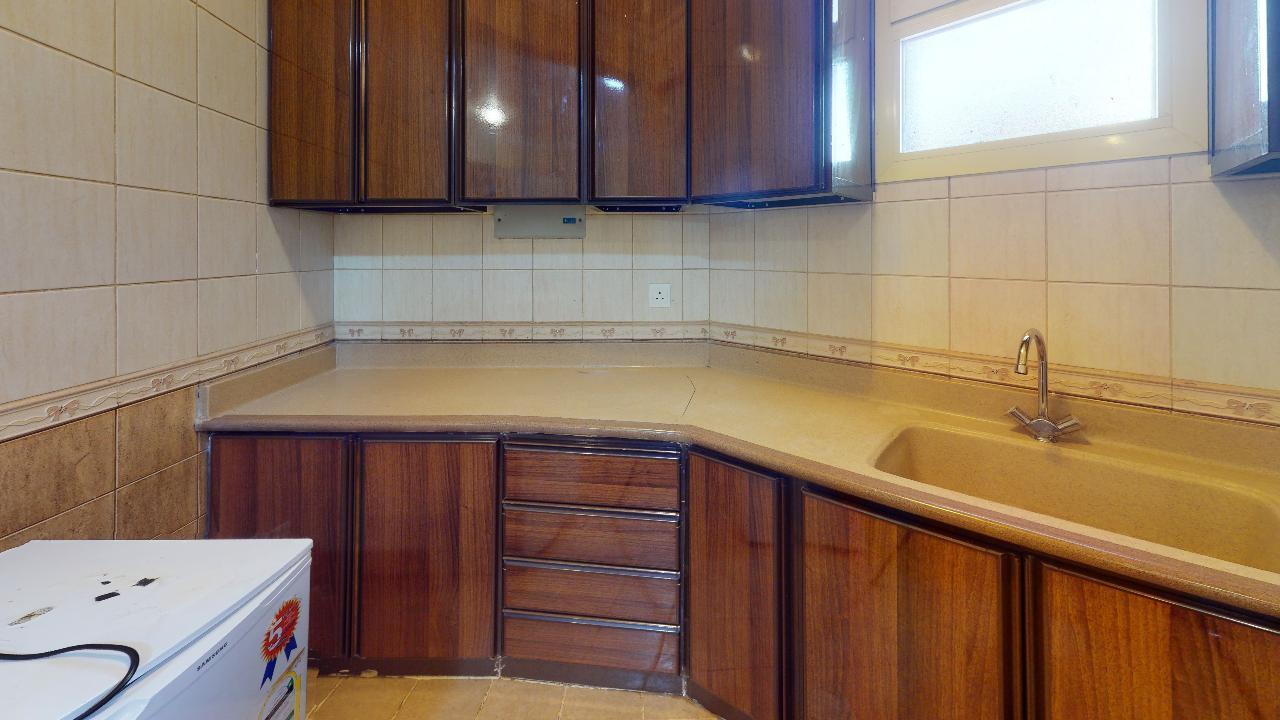 شاليه بتصميم جذاب وبأثاث مريح وبسيط | 1993 مطبخ خاص