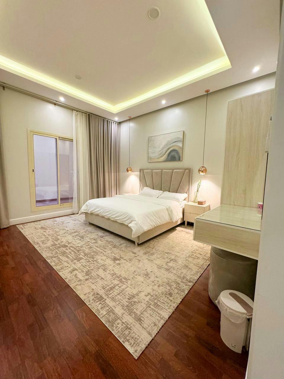 Elegant Apartment with Self Check-in | 4741 Bedroom