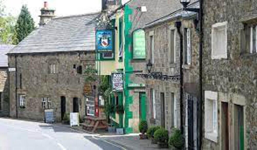 ذا شيبون  هوت توب إيكس يت جي  - سوبركينج لوج فاير المنطقة الخارجية