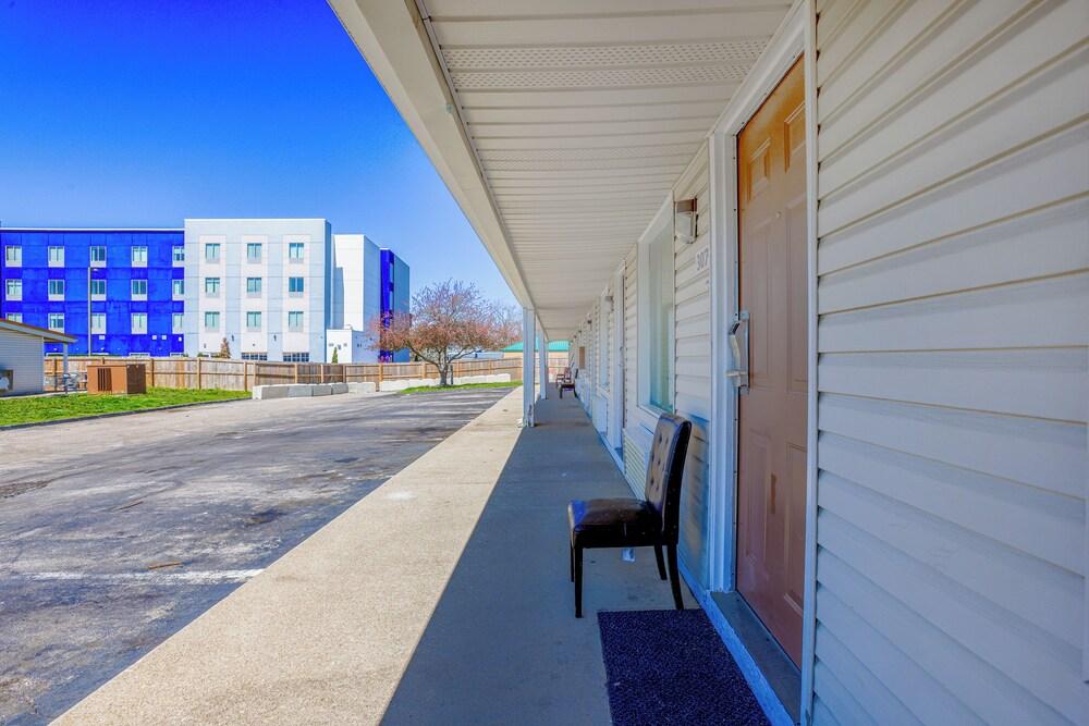 كوزي جاردن إن باي أو وا أو ٓي 40 ريتشموند المنطقة الخارجية