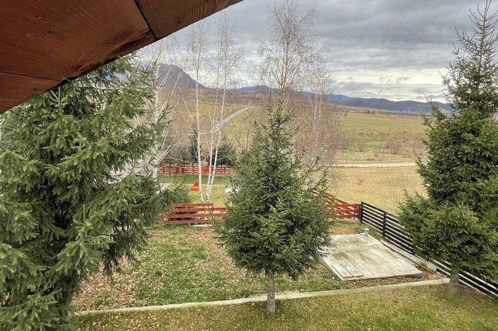 ستنينج 4 بدم تشاليت إن بران ويذ سوبيرب بانوراما المنطقة المحيطة بالمنشأة