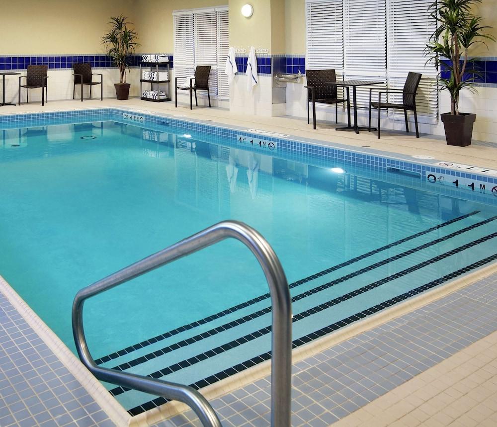 هامبتون إن باي هيلتون نورث باي زحليقة مائية