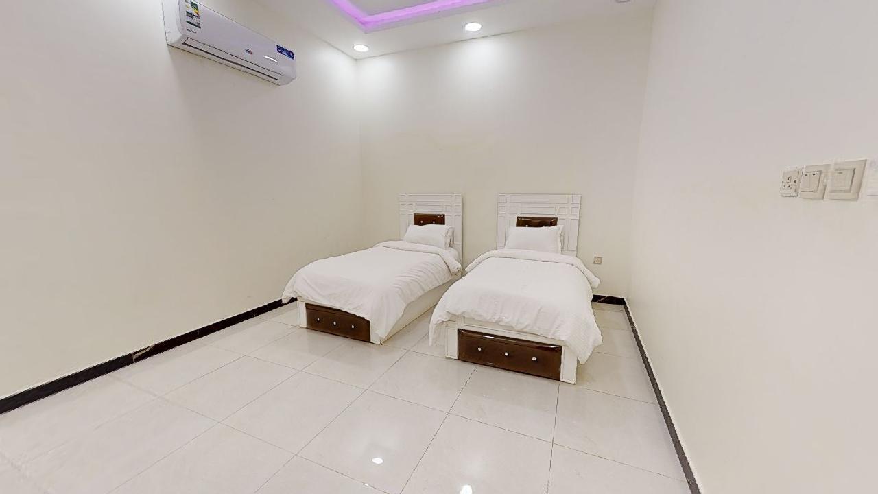 Amazing Chalet with Comfortable and Simple Furniture | 1523 Room