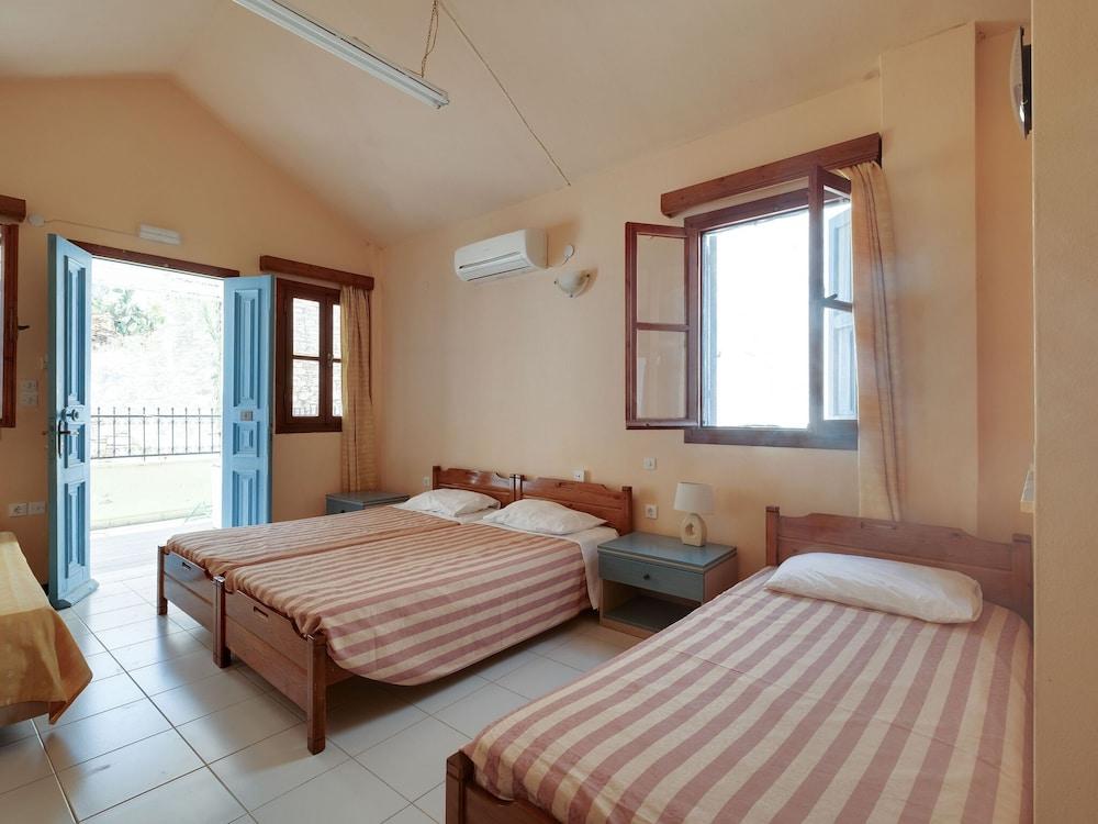 بريتي هوليداي هوم إن سيمي أيلاند ويذ بالكوني غرفة