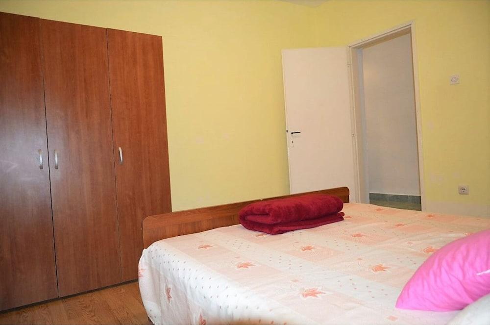 آنكا - 5 إي فروم بيبل بيتش  ايهو المنطقة الخارجية