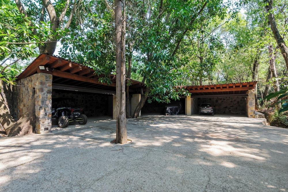 إل سالتو لاكشري رانش ويذ ليك فيو المنطقة الخارجية