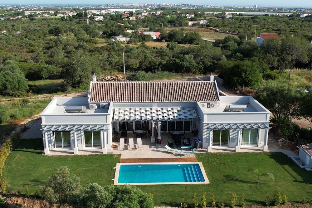 Semi-detached Villa With Pool In Rural Setting Featured Image