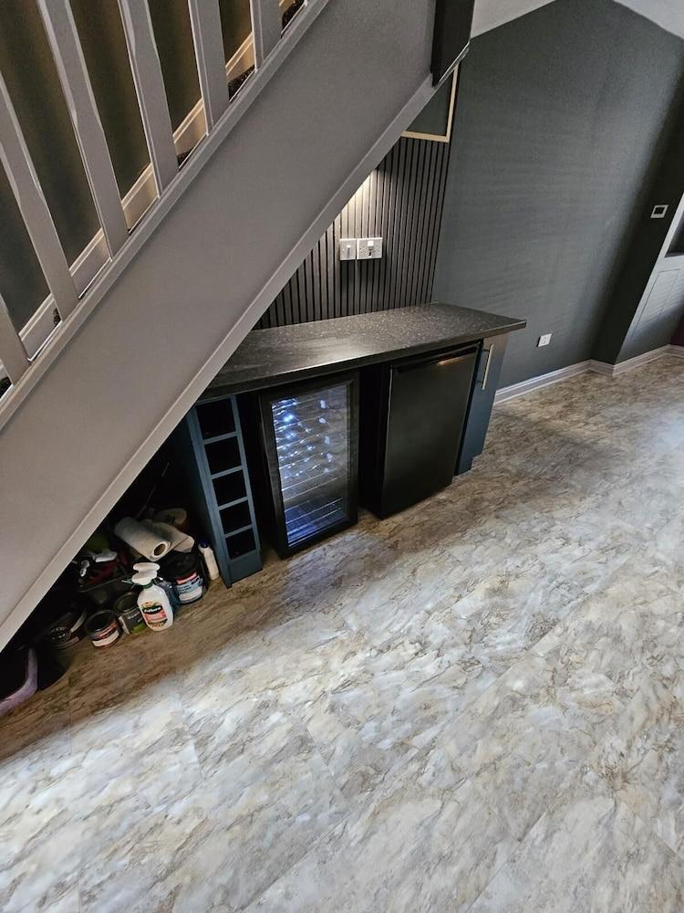 كومفرتابل 1 -بد أبارتمنت إن ليفربول سليبس 4 داخلي