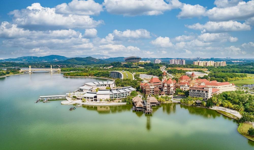 دبل تري باي هيلتون بوتراجايا ليك سايد المنطقة الخارجية