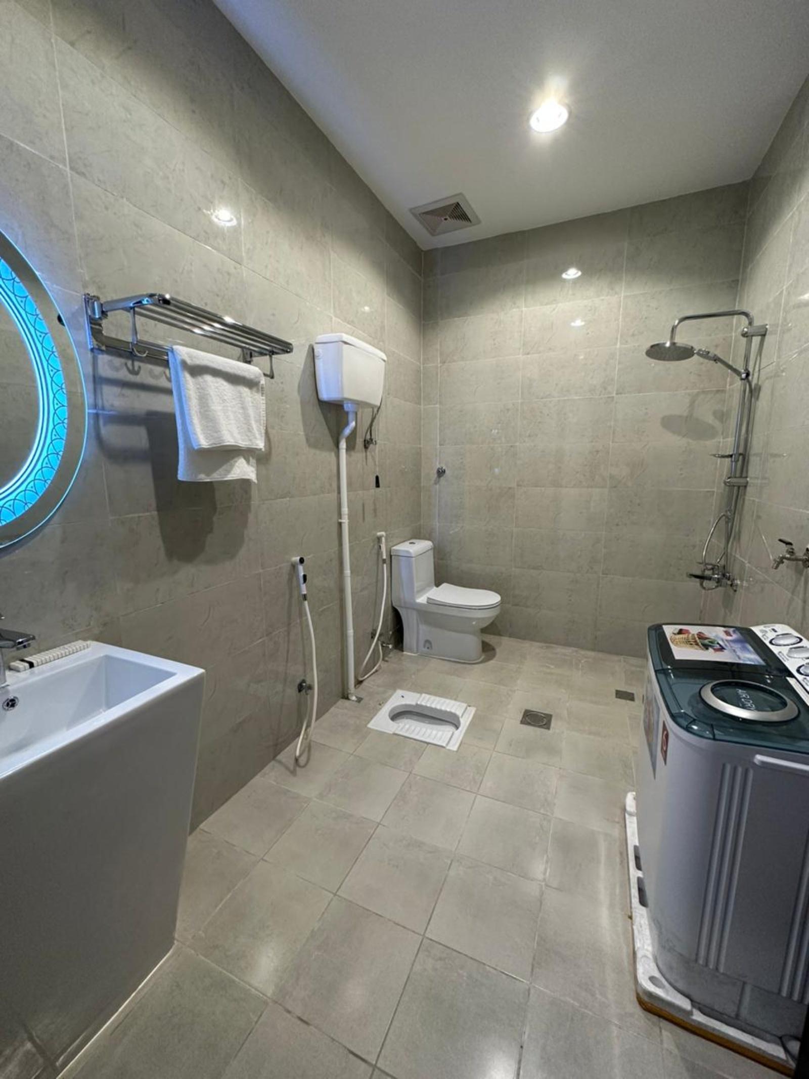 Comfy Chalet with Pool | 2724 Bathroom
