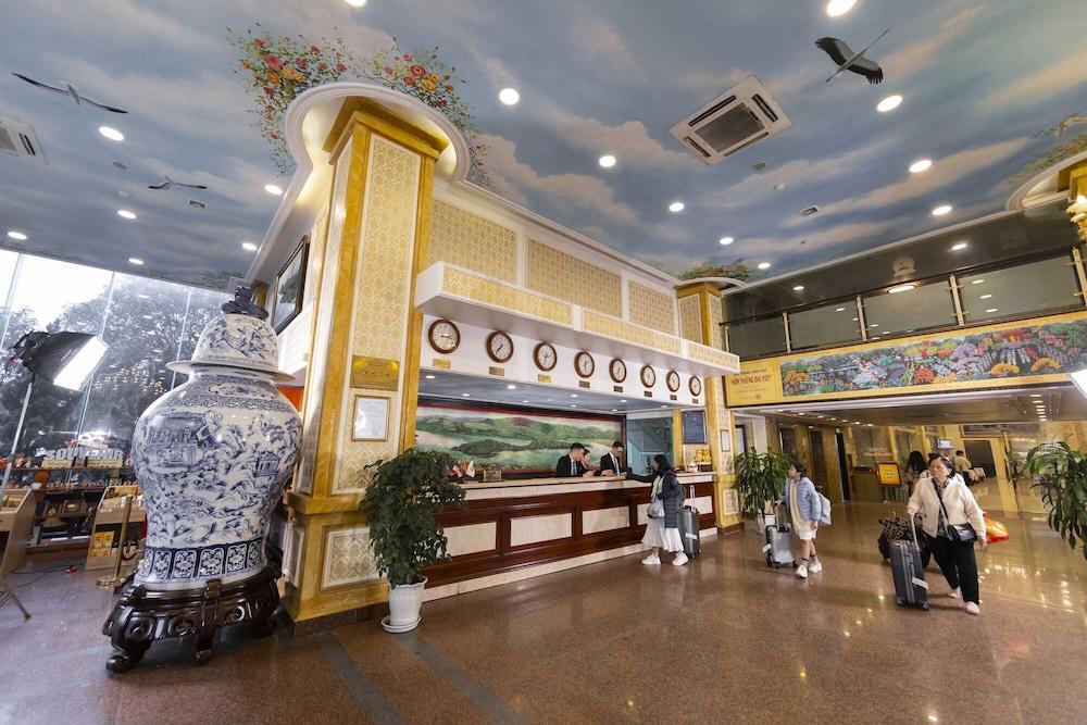 هوانج سون بيس هوتل منصة تسجيل إجراءات الوصول/المغادرة