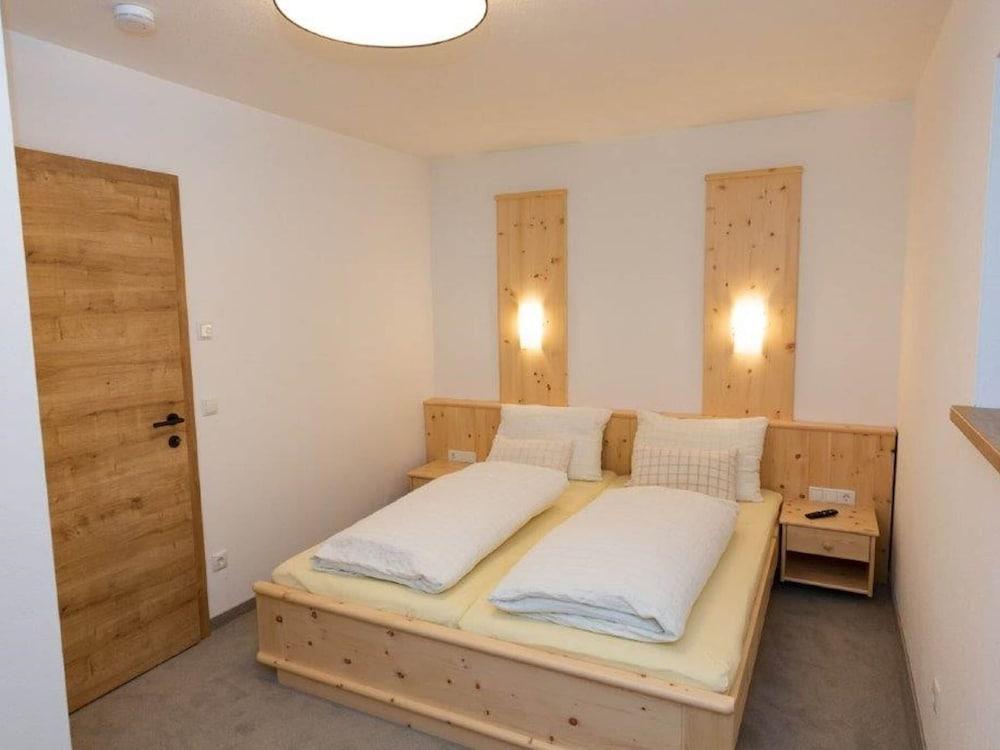 كومفورتابل هوليداي هوم إن كلاينارل غرفة