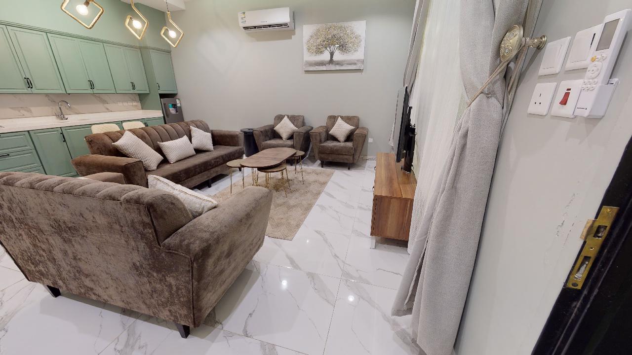 Comfy Chalet with Comfortable and Simple Furniture | 1307 Living Room