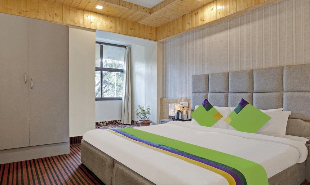 تريبو كوسموس أناميك،   1 كا امفروم ناينيتال ليك