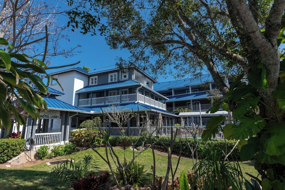 بيراتس كوف ريزورت آند مارينا