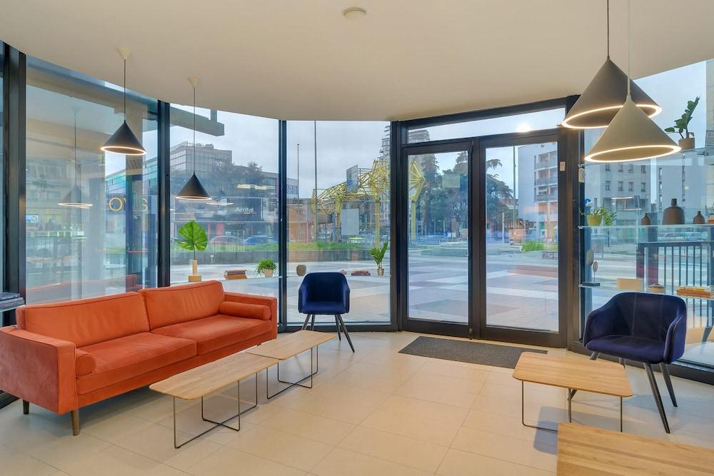 بي أند بي هوتل ميلانو، سيستو الردهة