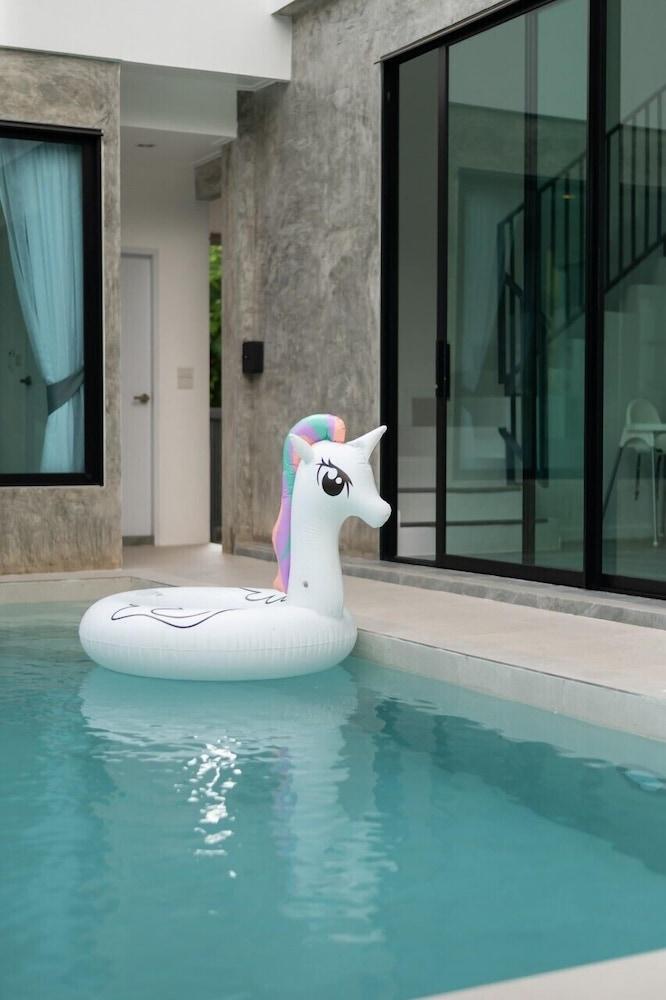 جينا بولفيلا90 باتايا بانجساراي بيتش زحليقة مائية