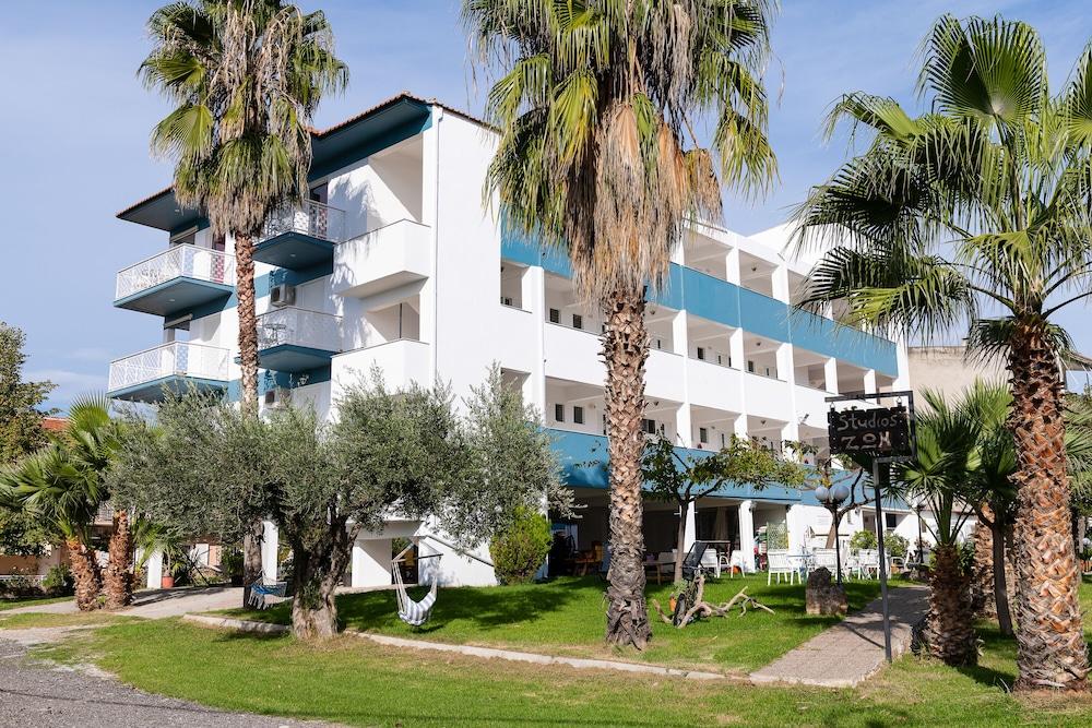 Zoe Seaside Exterior