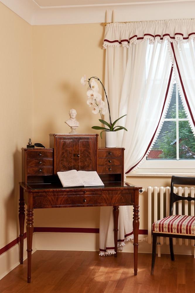 أمالينهوف هوتل ويمار تفاصيل الفندق من الداخل