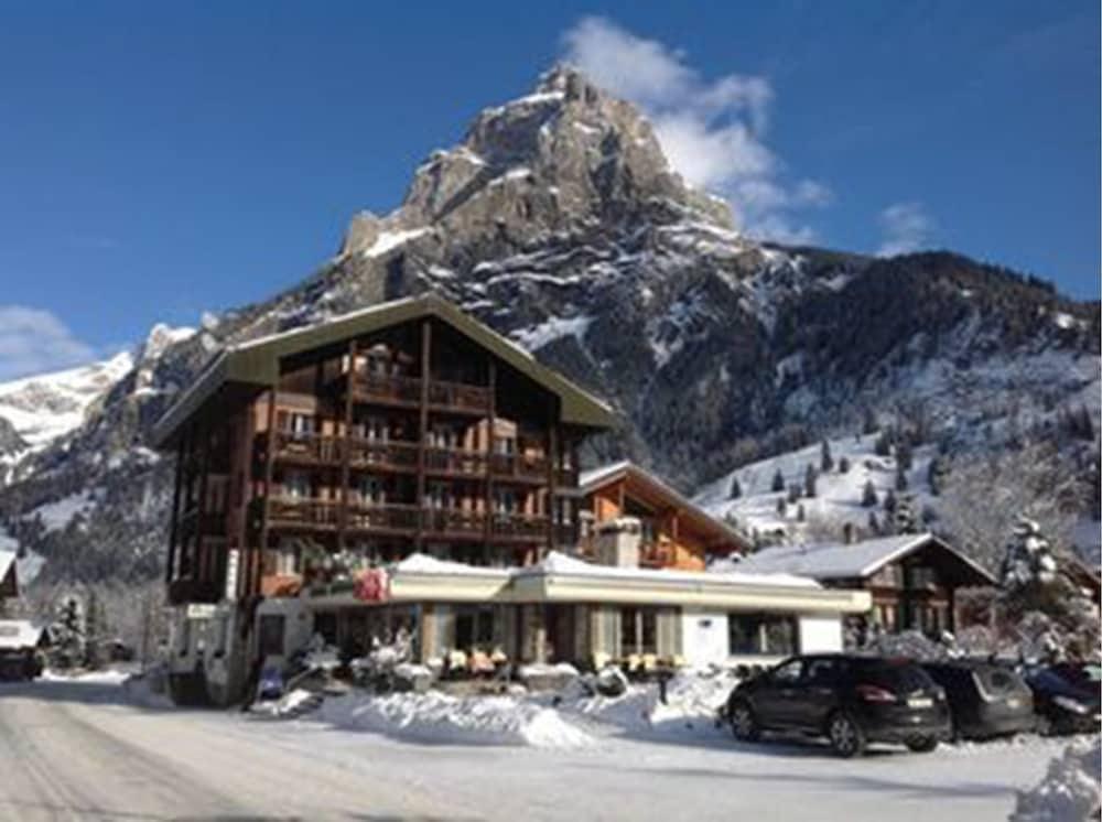 Hotel Blümlisalp Featured Image