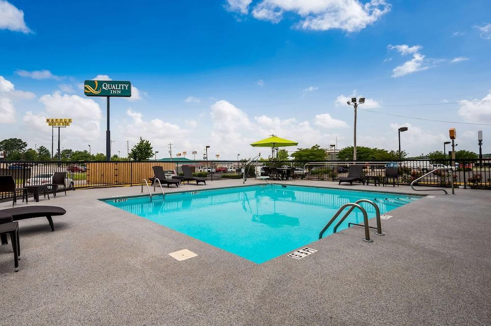 Quality Inn Cullman I-65 Exit 310 Waterslide