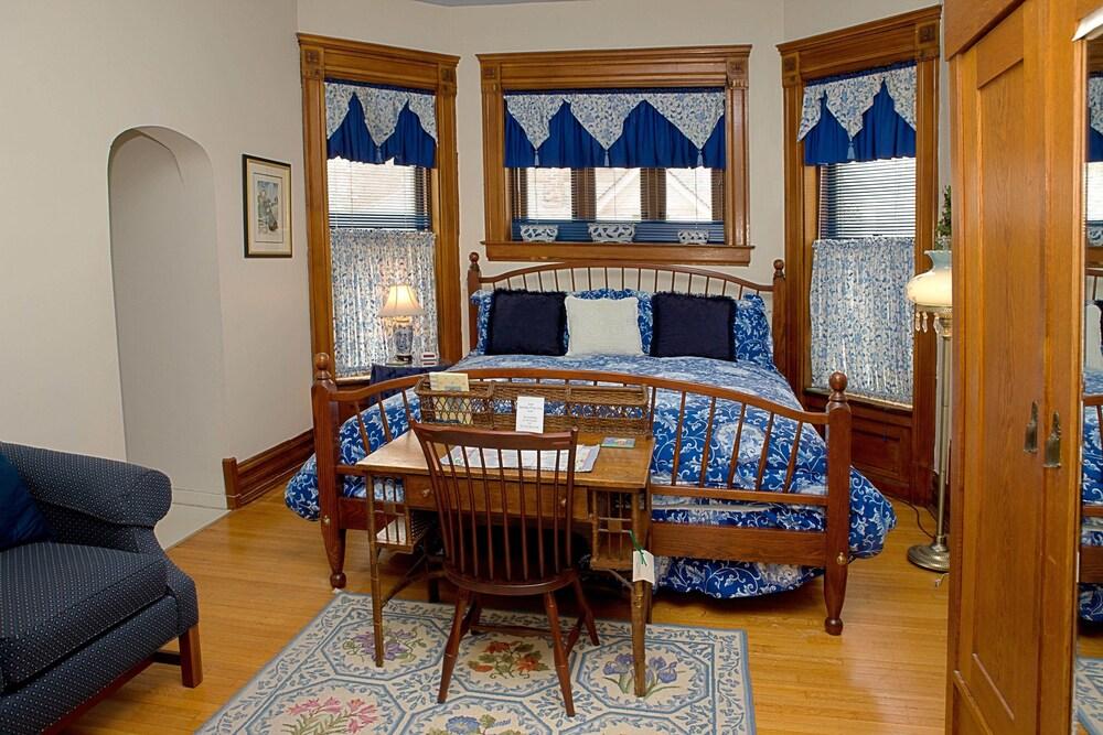 فيليب ويذ سميث بد آند بريكفاست أخرى