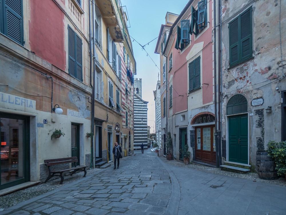 بيكابون أبارتمنت ويذ آك آند بالكوني المنطقة الخارجية