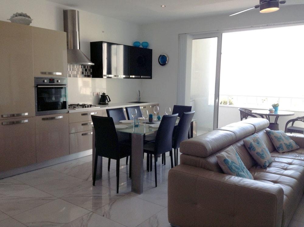 لاكشري سيفرونت أبارتمنت ويذ بول غرفة