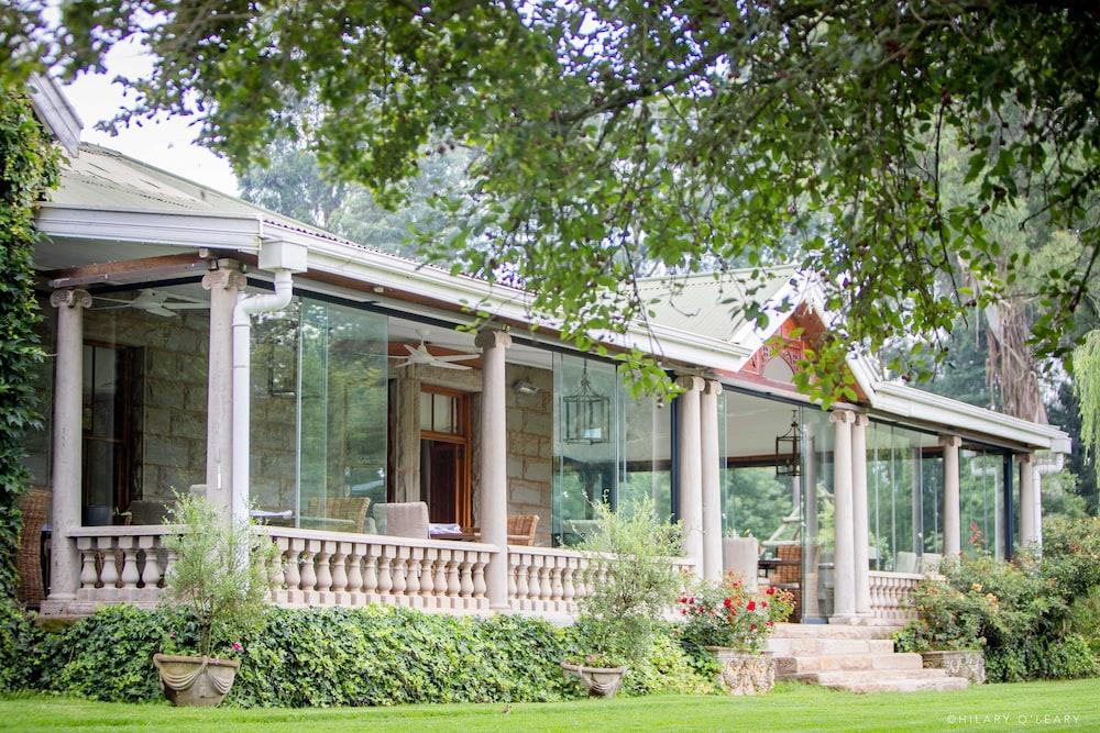 Hartford House