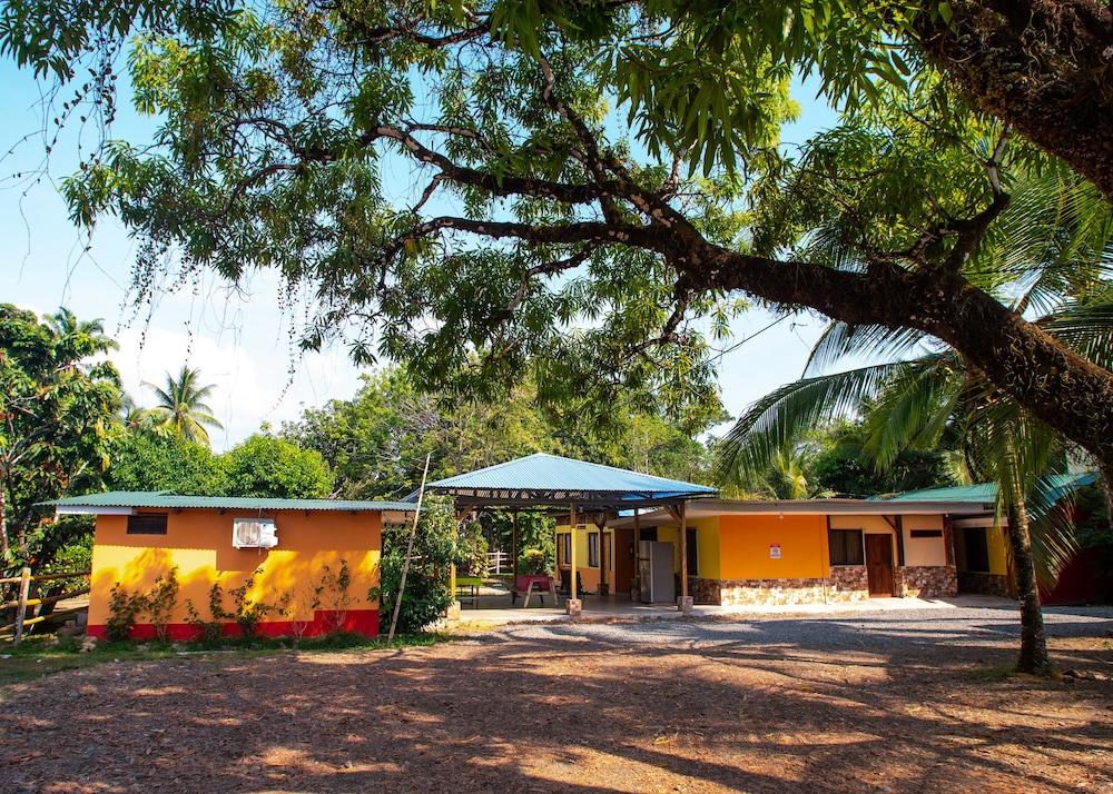 هوتل فايف أوفيتا